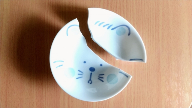 割れた皿